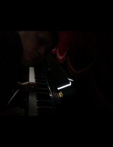 ピアノと大川内優